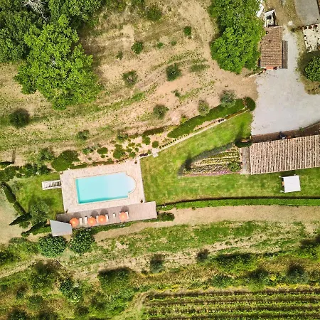 Spacious In With Pool